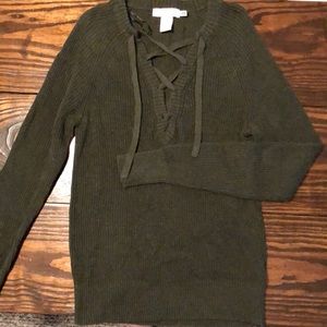 H&M sweater. Only worn once!